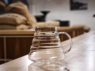 V60 glass server to brew filter coffee in